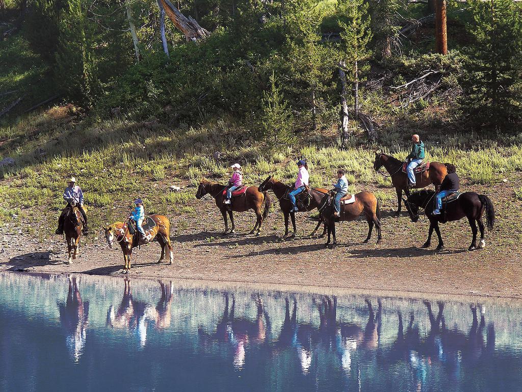 Parade Rest Ranch West Yellowstone Exterior foto
